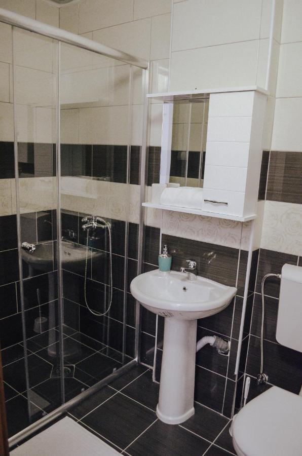 White & Wood Aparthotel Μπίτολα Εξωτερικό φωτογραφία